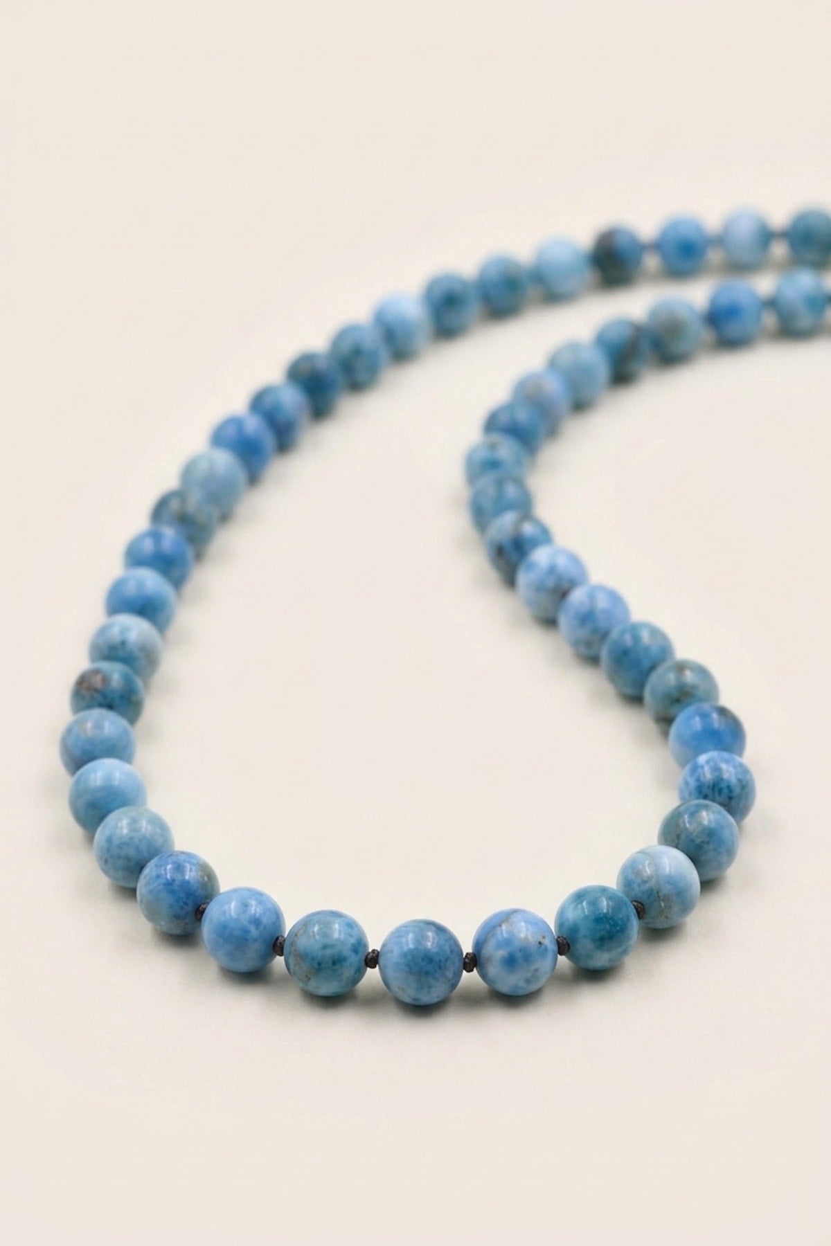 Hakiki Apatit Taşı Düğümlü Kolye - 8 mm Küre Kesim