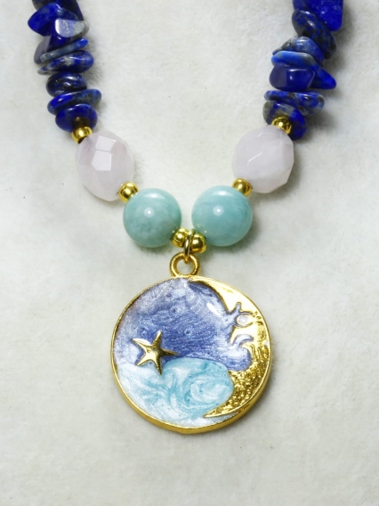 Gökyüzünün Kalbinden | Lapis Lazuli, Amazonit, Kuvars Doğal Taş Kolye – El Yapımı & 24 Ayar Altın Kaplama
