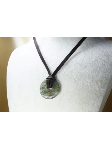 Aytaşı Faset Kesim Kolye - Gizem ve Saflığın Işıltısı | Mavi Işıltılı