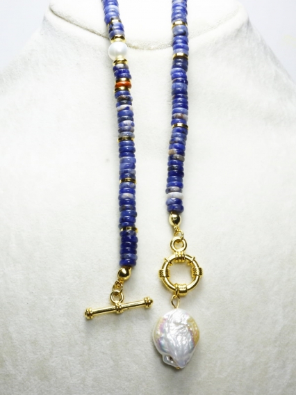 Sodalit Taşı Kolye | Gerçek Altın Kaplama & Barok İnci Detaylı El Yapımı Doğal Taş Takı